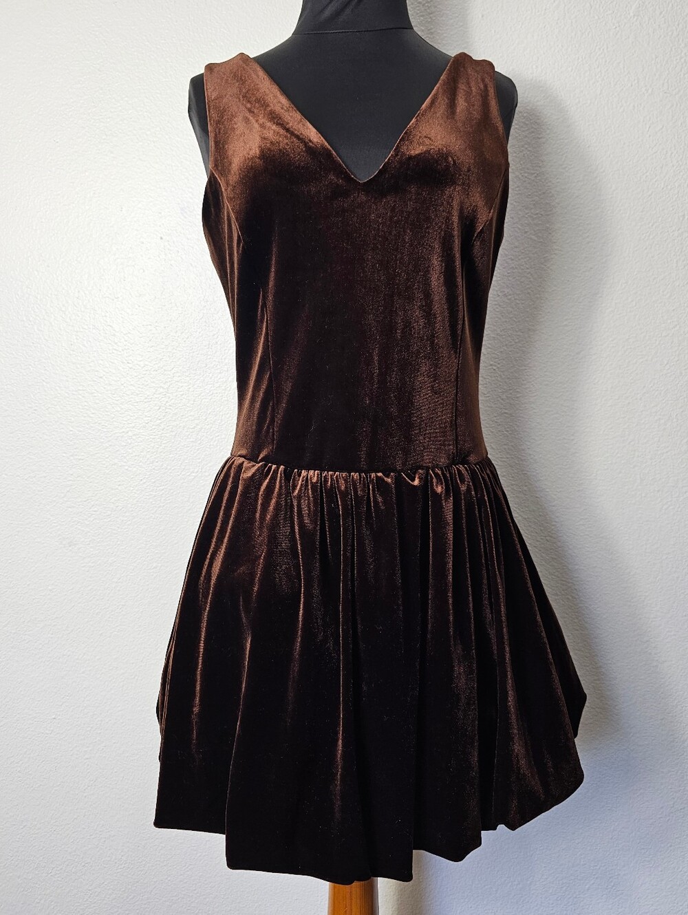 Sleeveless Brown Velvet V Neck Dress